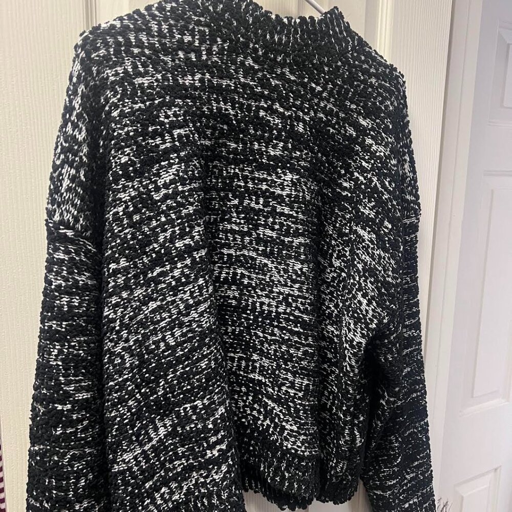 Forever 21 Sweater L